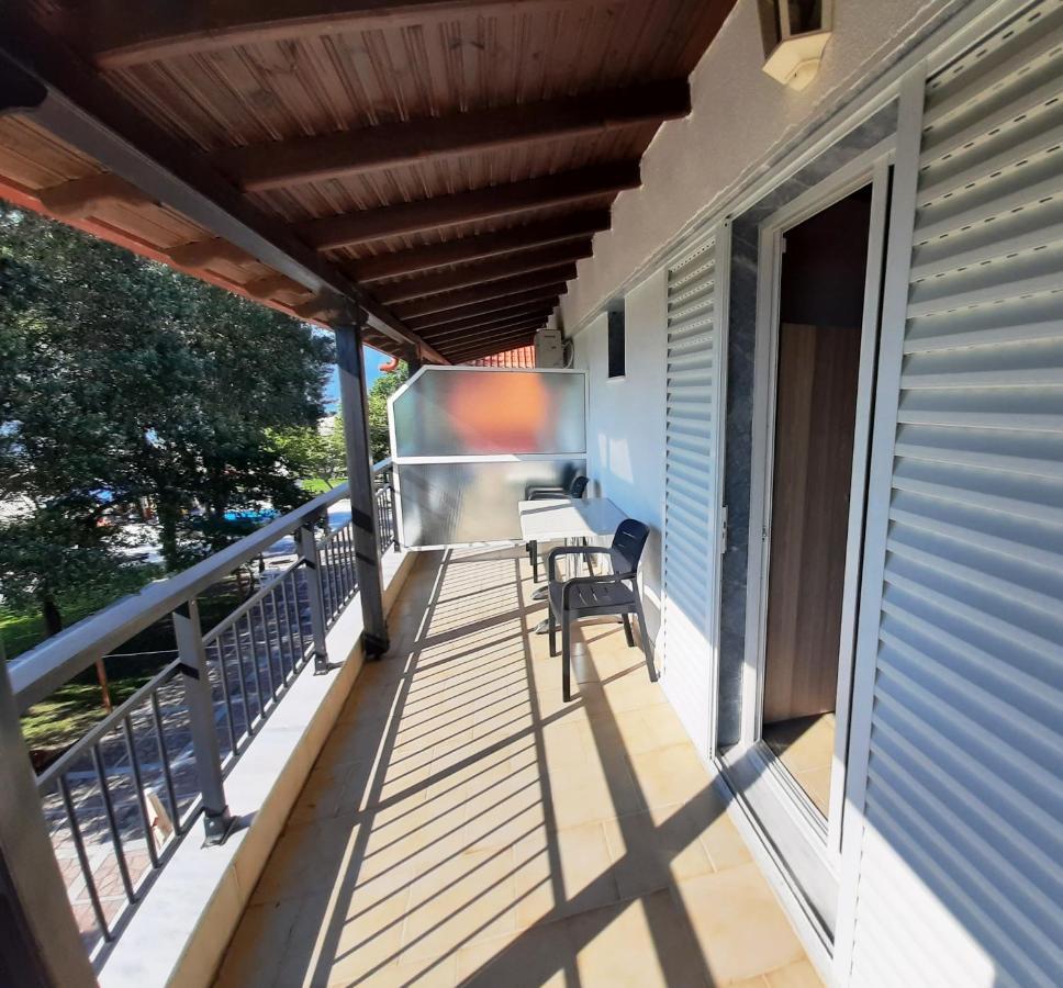 Kleanthis Blue Apartment Nea Vrasna Exterior photo
